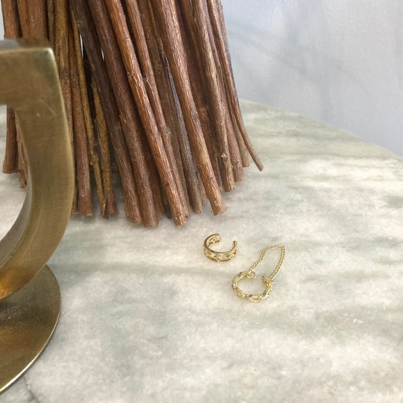 Star Chain and Tassel Minimalist Gold Cuff Earrings - Picture 2 of 7